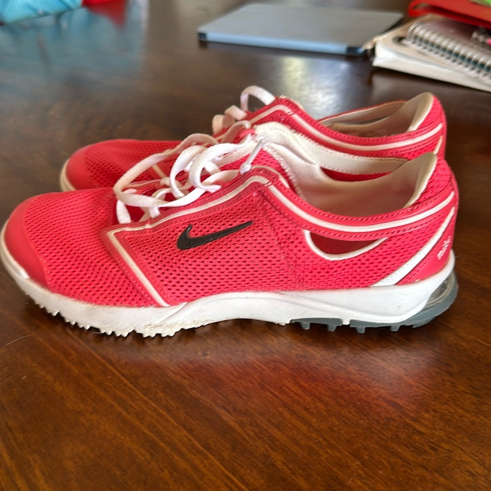 Nike mesh golf shoe